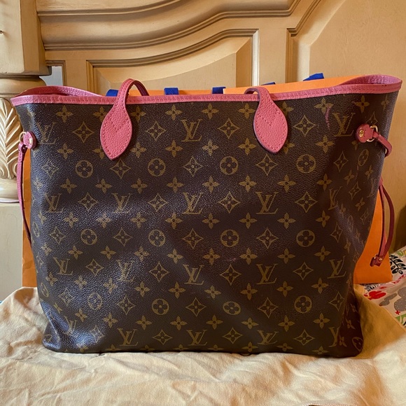 Limited Edition Neverfull GM Rose - Picture 3 of 8